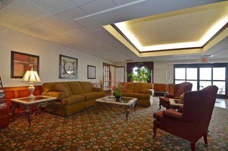 Baymont By Wyndham Madisonville Interior foto